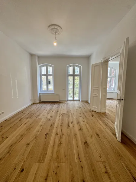 Hochwertig sanierte Altbauwohnung mit Balkon — photo 1